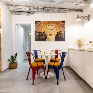  Appartamento Elegante studio nel centro storico di Cagliari Italia